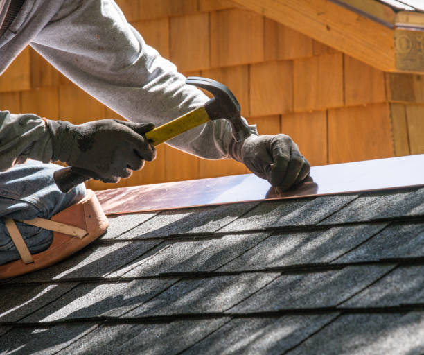 Best Flat Roof Repair Services  in Grafton, WI